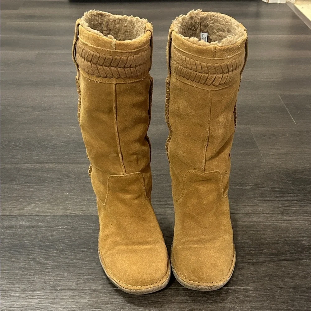 Bjorndal Tan Suede Women's Boots with Sherpa lining and braid trim